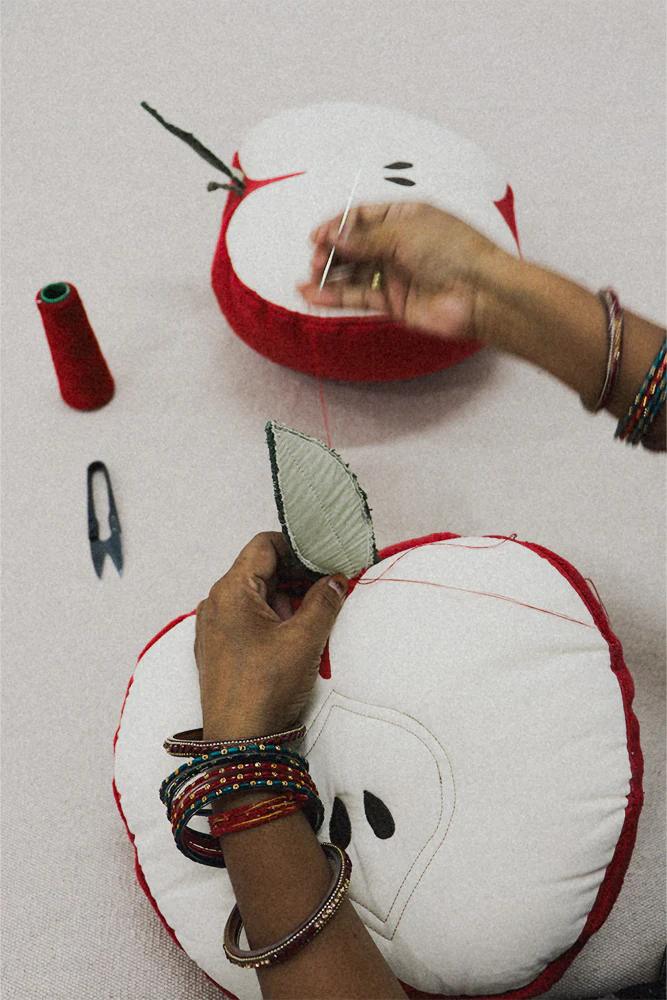 CUSHION APPLE - Image 6
