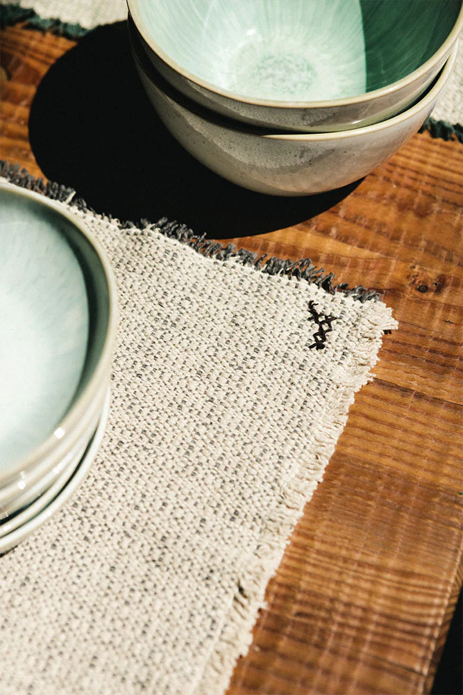 Handloom Placemats Natural and Dark Grey (Set of 4) - Image 4