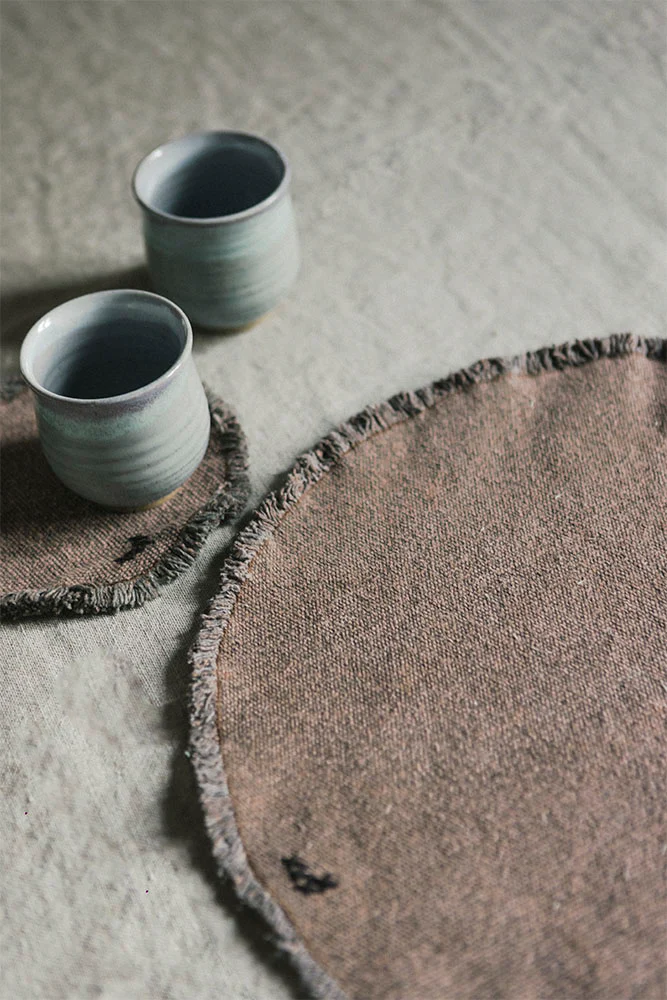 STONEWASHED PLACEMATS AND COASTERS SOIL BROWN (SET OF 4) - Image 4