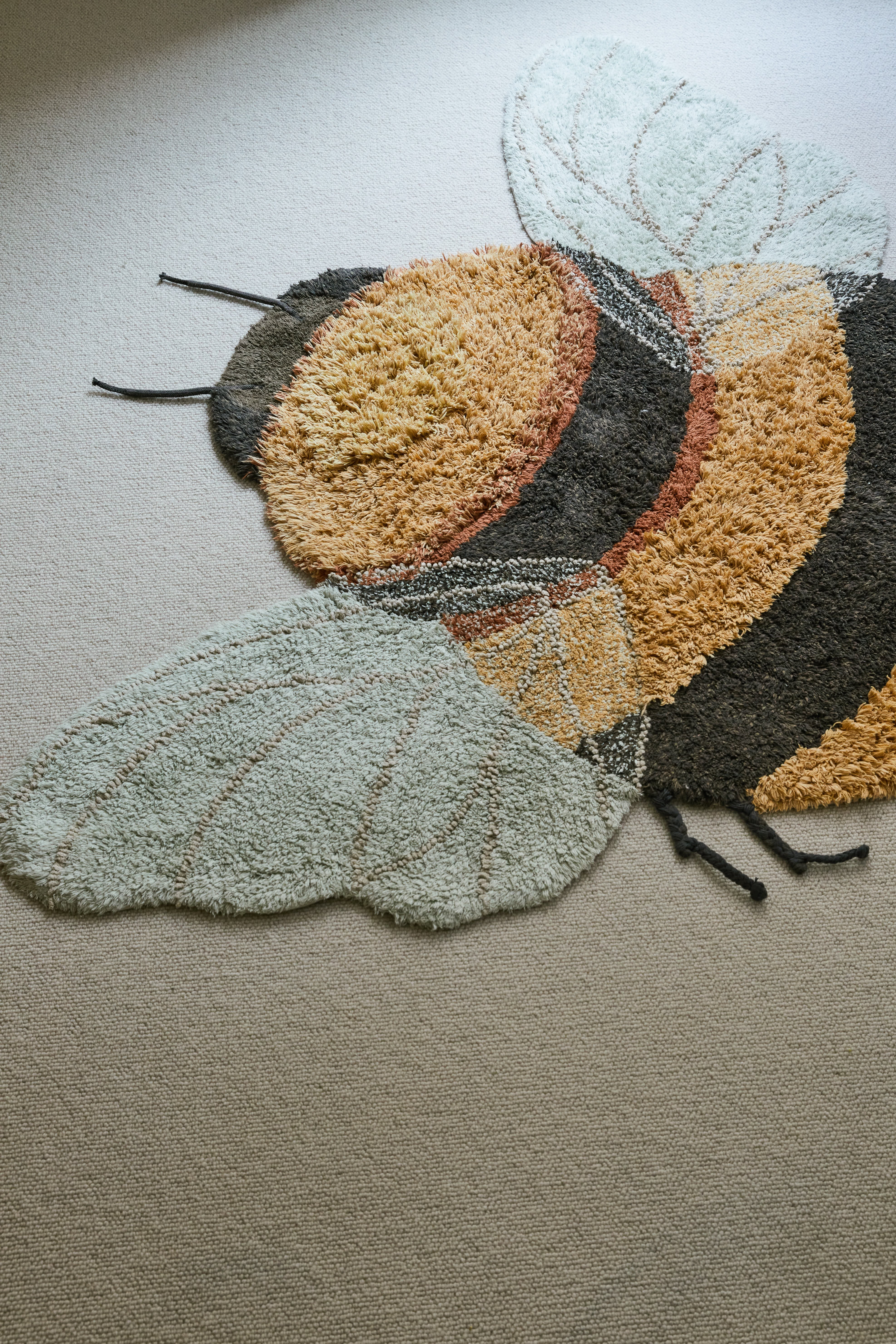 WASHABLE COTTON RUG BEE - Image 5