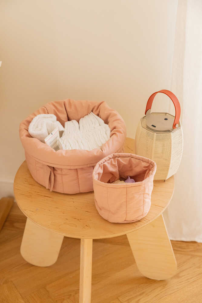 SET OF TWO QUILTED BASKETS VINTAGE NUDE - Image 2